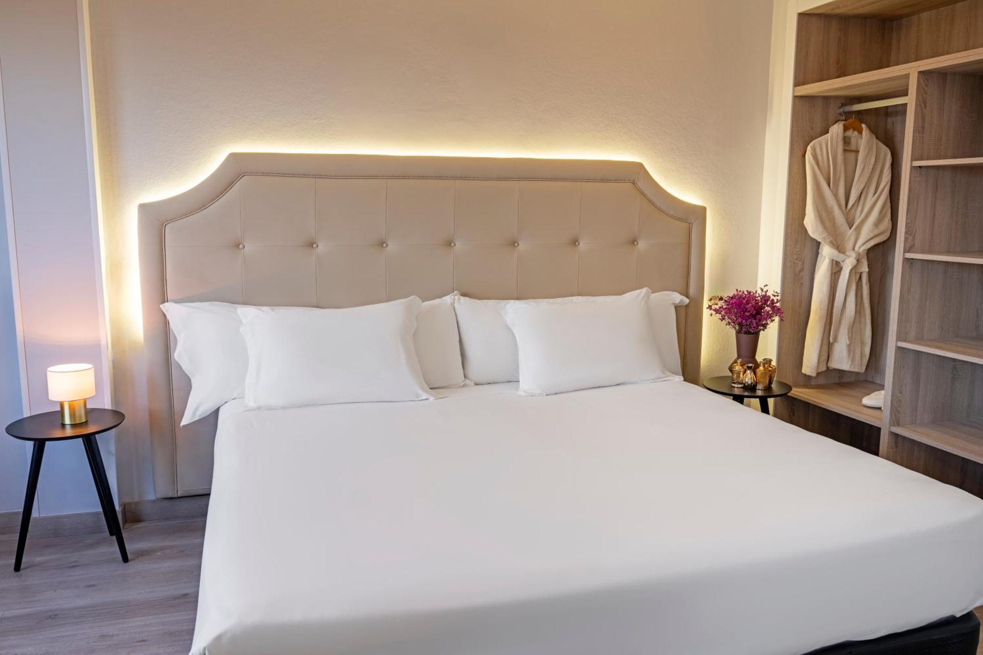 1 King Bed Suite,1624313110:JPEG