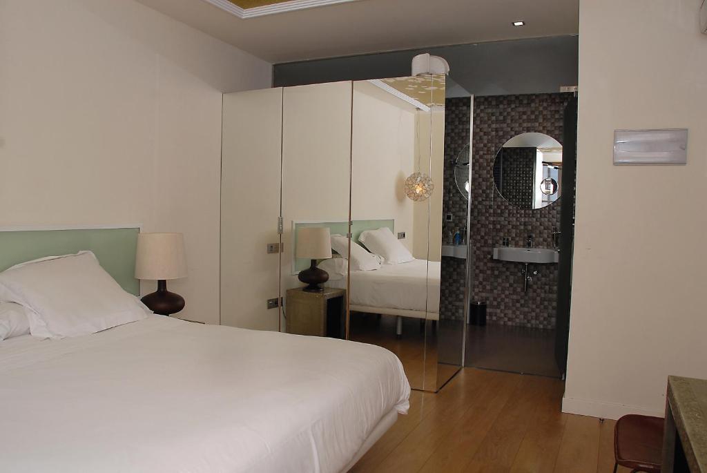 Deluxe Double or Twin Room Spa Bath,631012842:JPEG